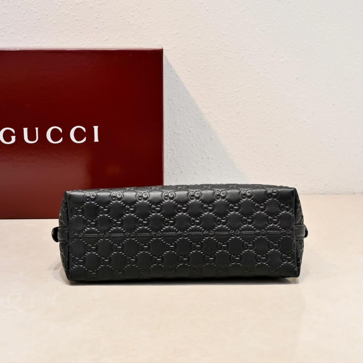 MEDIUM GG EMBLEM SHOULDER BAG GUCCI