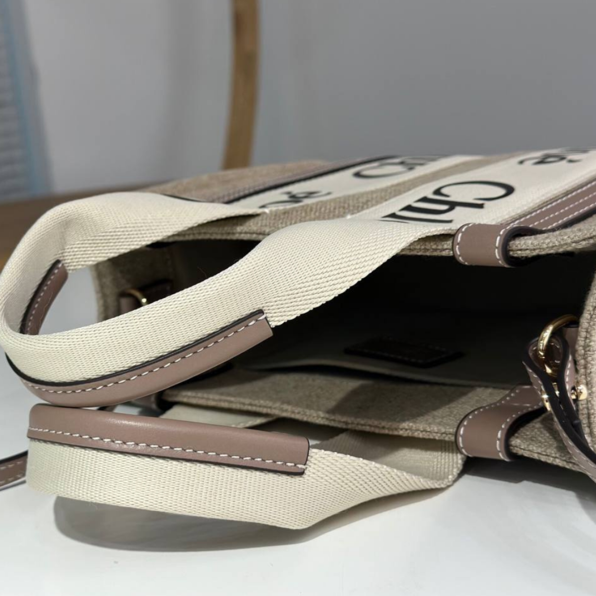 LARGE WOODY BAG IN LINEN BY CHLOÉ