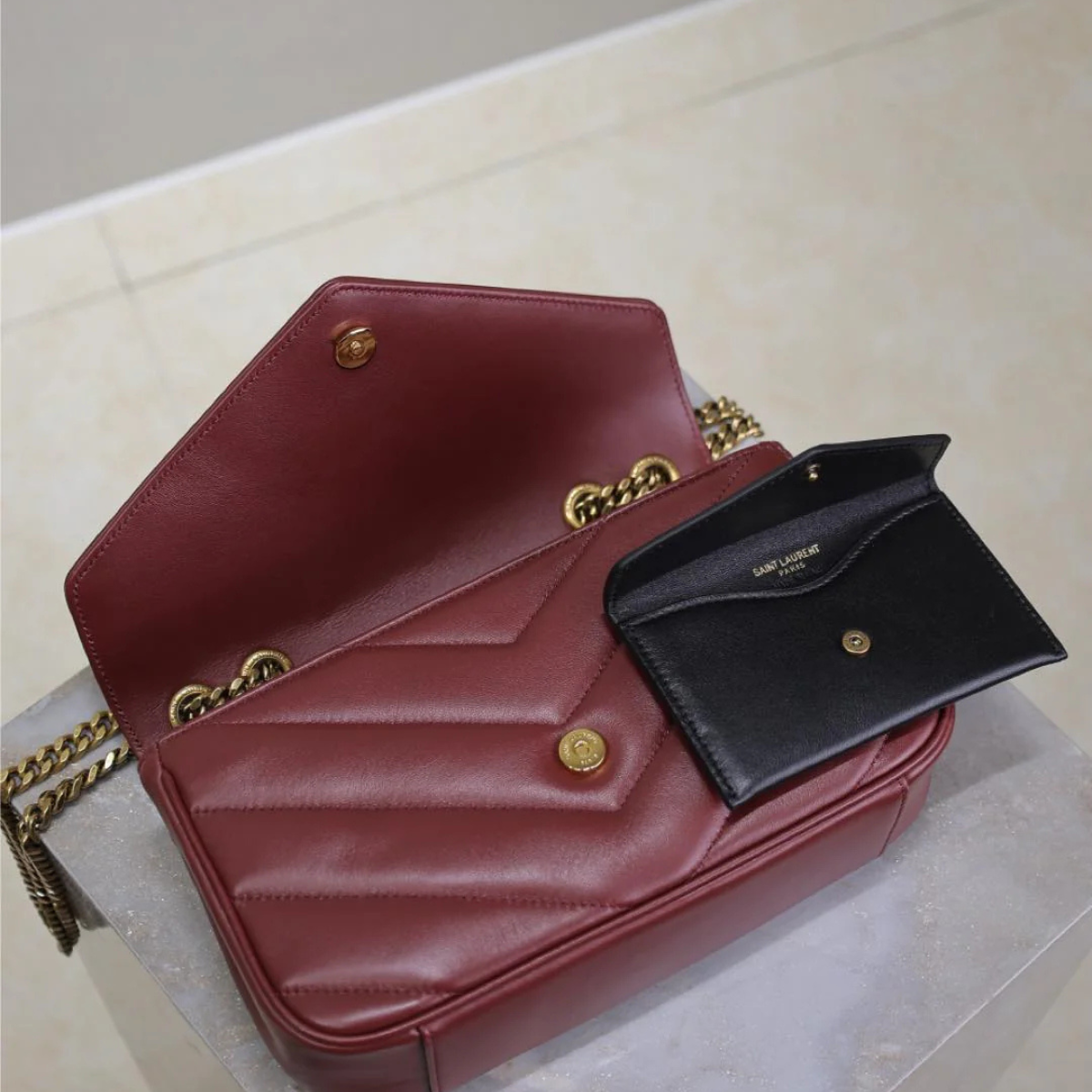 SAINT LAURENT LOULOU SMALL MATELASSÉ LAMBSKIN BAG IN BORDEAUX